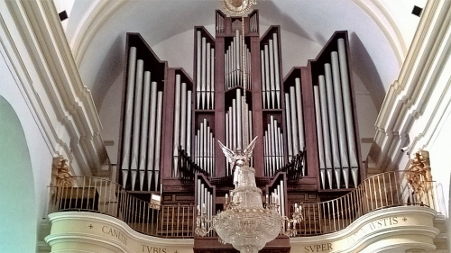 Marbella_Church_of_the_Incarnation_Organ.jpg
